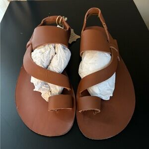 Brand new, never worn vivobarefoot tan sandals size 9. Originally $155 on Amazon